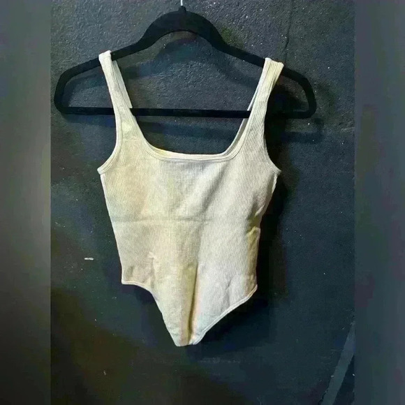 Women’s OQQ Shapewear Cream Tank Top Bodysuit Size Large - Picture 3 of 4